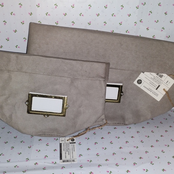 SANTA BARBARA DESIGN: Set of 2 Grey Washable Paper Sturdy Holders - Picture 3 of 5